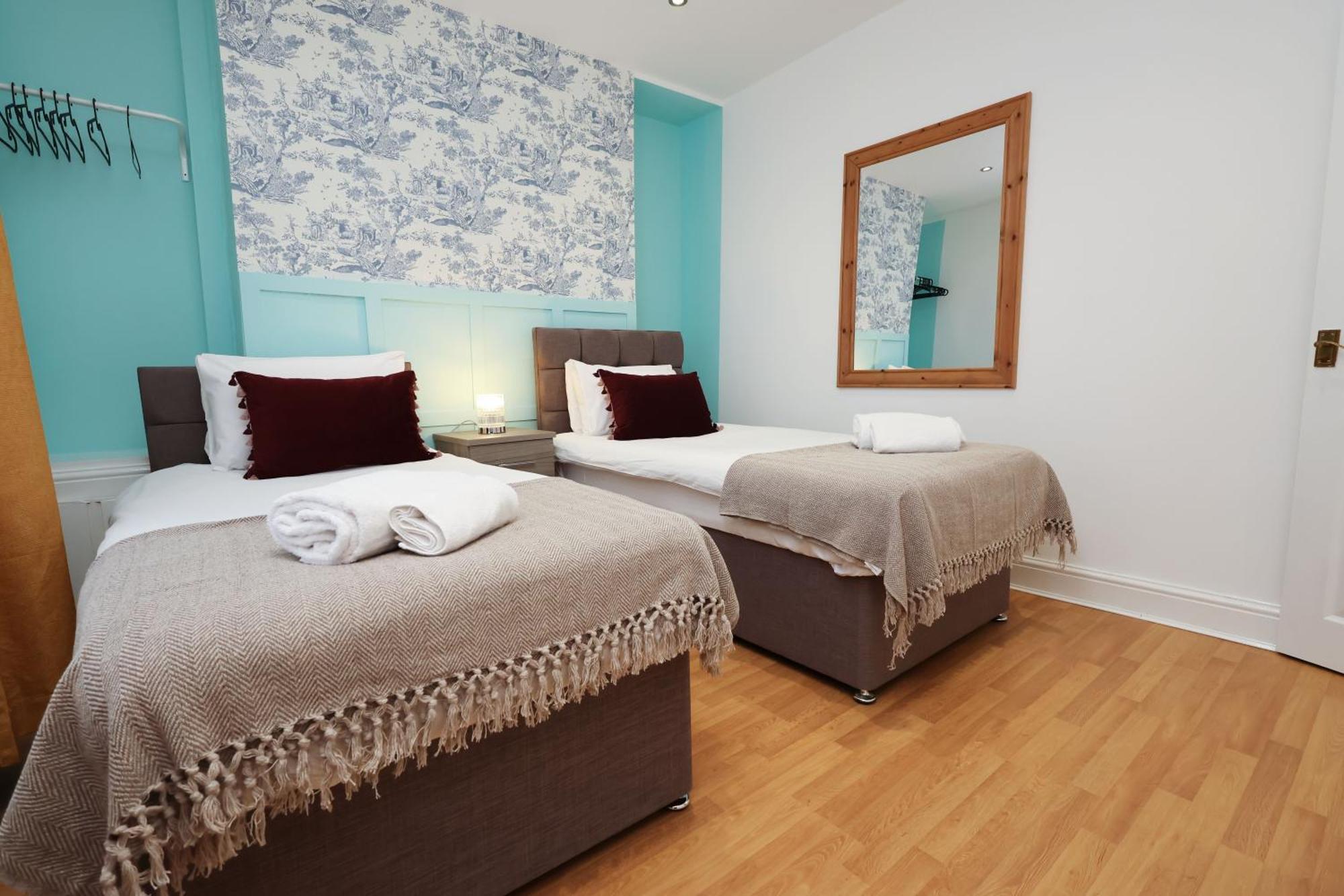 Viewing Deck, On-Street Parking, Tv In Every Room Swansea Esterno foto
